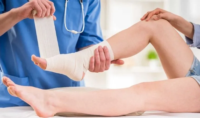 Điều trị lật sơ mi cổ chân